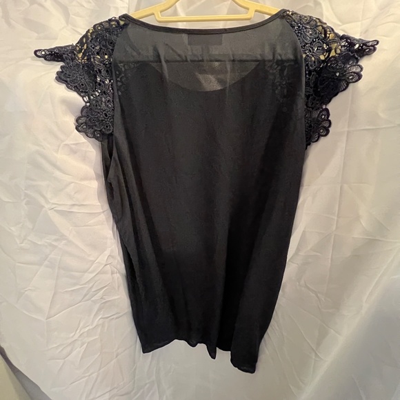 Top - Picture 2 of 4